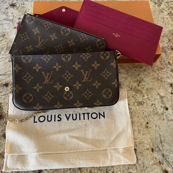 Louis Vuitton 
Pochette Félicie Monogram Clutch/Crossbody - Picture 10 of 16